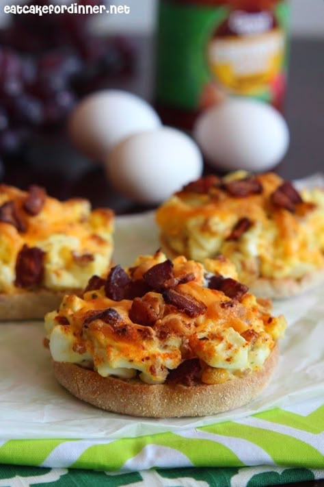 Eat Cake For Dinner: Pioneer Woman's Make-Ahead Muffin Melts Boiled Egg Breakfast Ideas, Pioneer Woman Breakfast, Hard Boiled Egg Breakfast, Leftover Hard Boiled Eggs, Pioneer Recipes, Make Ahead Brunch Recipes, Boiled Egg Recipes, Hard Boiled Egg Recipes, Make Ahead Brunch