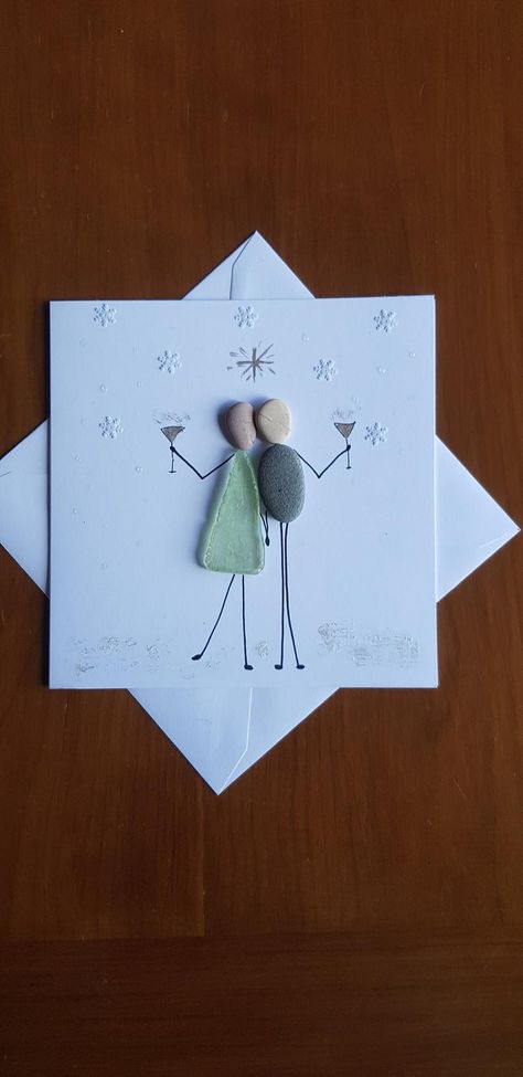 Pebble Christmas Cards, Pebble People Art Ideas, Pebble Art Cards, Pebble Art Ideas Inspiration, Pebble Art Christmas, Christmas Pebble, Christmas Pebble Art, Merry Christmas Friends, Pebble Art Family