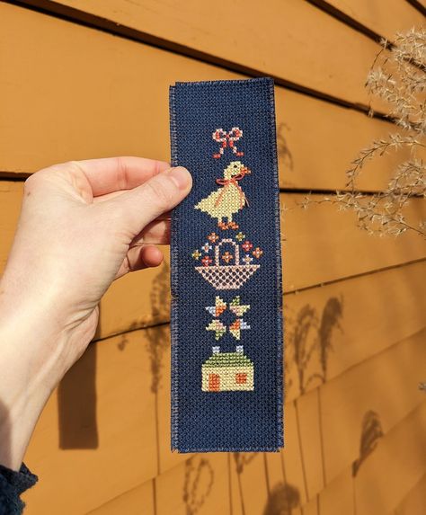 Cross Stitch No. 9 Flower Basket Bookmark Cross Stitch Pattern PDF, Duck Goose House Quilt Star Motif Floral Cute Folk, Mrs. Grossman - Etsy UK Bookmark Cross Stitch Pattern, Goose House, Bookmark Cross Stitch, Quilt Star, Tiny Cross Stitch, Star Motif, Cross Stitch Books, Cross Stitch Bookmarks, House Quilts