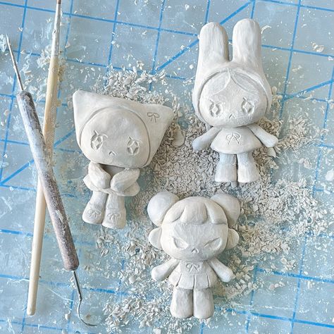 Clay Figurines, Sculpture Art Clay, Clay Diy Projects, Tanah Liat, Ceramics Pottery Art, Arte Inspo, Cute Clay, Clay Art Projects, Clay Figures