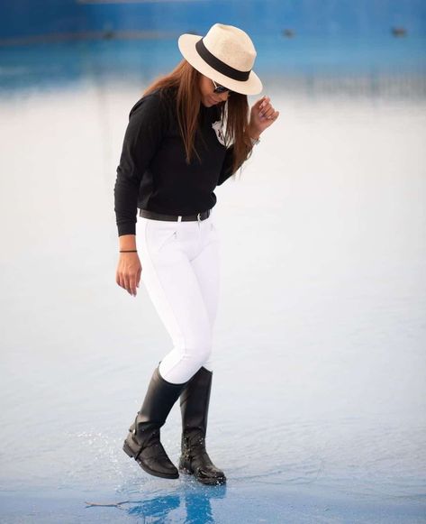 17 Gorgeous Equestrian Outfit Ideas for Women Horse Riding Outfit Casual Summer, Steeplechase Outfit, European Style Outfits, Dark Fuschia, Equestrian Outfit, Horseback Riding Outfits, Equestrian Aesthetic, Outfit Ideas For Women, Model Looks