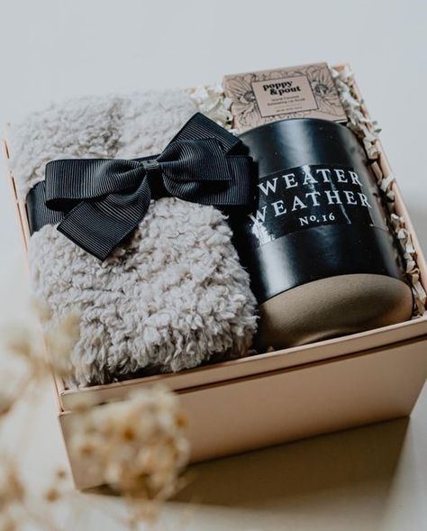 PEACHBOX CO.® GIFT BOX on Instagram: "Our Fall Collection is here!🍁🍂 just in time for Cozy Season. Including all the warm tones and seasonal favorites like pumpkin spice aromas and flavors.🤎 Which one is your favorite? #peachboxco #fallgifts #cutegifts" Cozy Bridesmaid Proposal, Cozy Season, Fall Gifts, Which One Are You, Eco Friendly Gifts, Fall Collection, Fall Collections, Bridesmaid Proposal, Just In Time