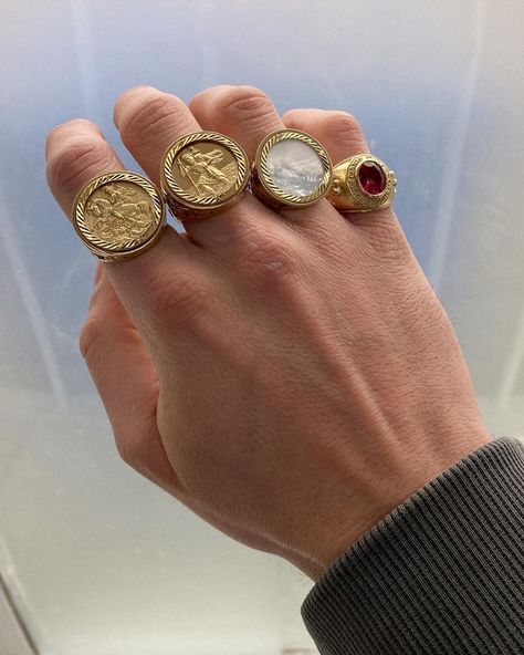 Coin Rings For Men, Purity Rings, Biker Rings Mens, Bracelets Style, Cool Rings For Men, Edgy Accessories, Wedding Diamond, Gold Earrings Wedding, Expensive Jewelry Luxury