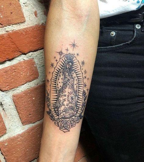 Guadalupe Tattoo, Ongles Bling Bling, Virgin Mary Tattoo, Phönix Tattoo, Mexican Tattoo, Mary Tattoo, Pretty Hand Tattoos, Religious Tattoos, Red Ink Tattoos