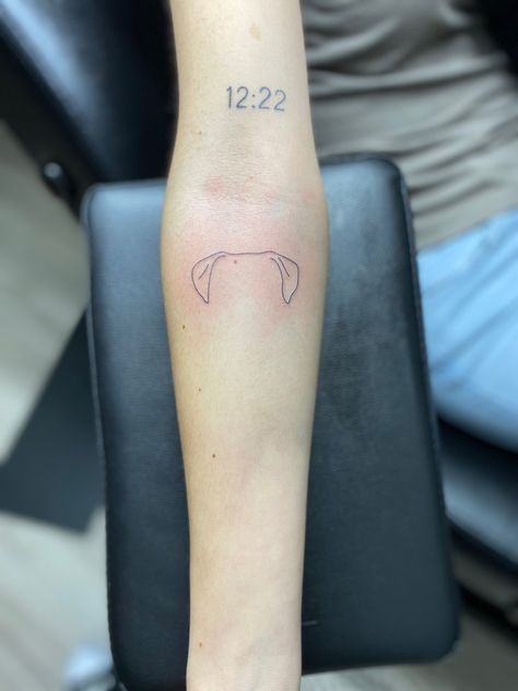 Tattoo For Dead Dog, Dog Remembrance Tattoo In Memory Of, Tattoos In Memory Of Dogs, Tattoo Ideas Dog In Memory Of, Boxer Outline, Dog Memory Tattoo, Dog In Memory, Dog Outline Tattoo, Boxer Dog Tattoo