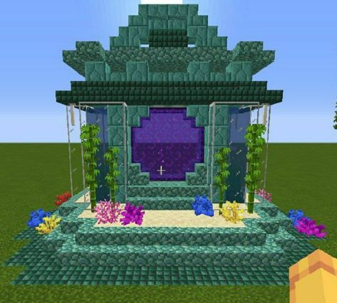 Minecraft Ocean Monument Ideas, Ocean Monument Base Minecraft, Megabase Ideas, Minecraft Ocean Base, Minecraft Ocean House, Minecraft Ocean Monument, Minecraft Underwater Builds, Nether Portal Design, Minecraft Underwater