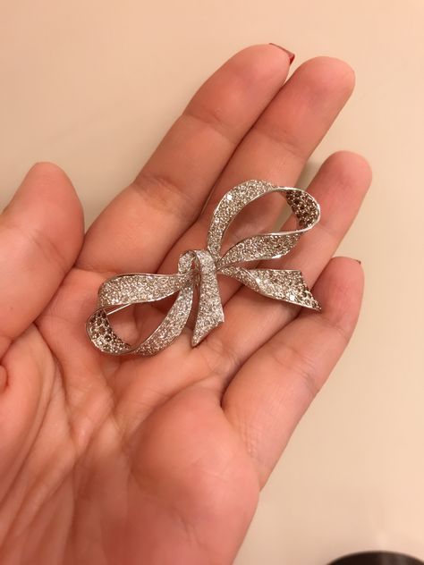 High Jewelry Brooch, Brooch Pin For Men, Gold Wedding Anniversary, Ribbon Brooch, Diamond Ribbon, Bow Brooch, Gold Brooch, Bow Jewelry, Diamond Brooch