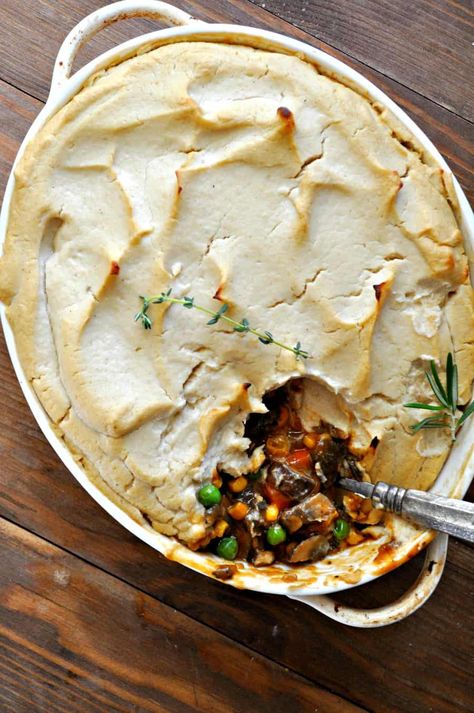 Very Fancy Vegan Shepherd's Pie - Rabbit and Wolves Fancy Vegan Dinner, Fancy Vegetarian Dinner, Rabbit And Wolves, Grub Hub, Garlic Cauliflower, Vegan Food Photography, Vegan Shepherds Pie, Meals Vegan, Parsnip Puree