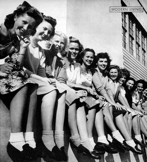 Bobby soxer is a 1940s sociological coinage describing the often very zealous fans of traditional pop music, in particular its creators like... Socks And Loafers, San Mateo California, Bobby Socks, Group Of Women, Look Retro, Va Va Voom, Photo Vintage, 1940s Fashion, Days Gone