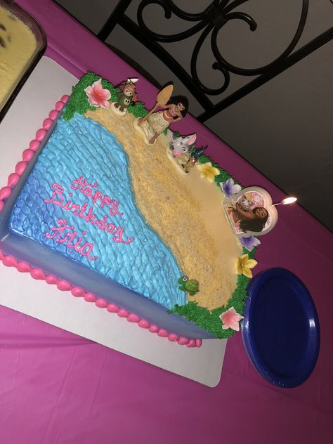 Moana theme Birthday cake #moanaparty #moana #girlsbirthday Moana Birthday Sheet Cake, Moana Sheet Cake Ideas, Moana Sheet Cake, Moana Theme Cake, Moana Birthday Cake, Moana Birthday Party Theme, Moana Theme Birthday, Moana Bebe