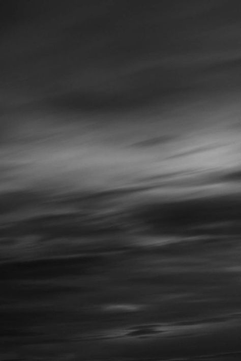 Grey Things Aesthetic, Night Sky Photography, Space Photography, Cute Black Wallpaper, White Sky, Black Aesthetic Wallpaper, Dark Photography, Long Exposure, White Photo