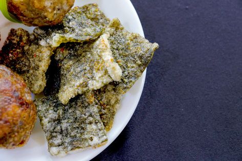 Tempura Seaweed, Seaweed Recipes, Seaweed Chips, Crispy Seaweed, Savoury Crackers, Tempura Batter, Seaweed Snacks, Paleo Snacks, Chips Recipe