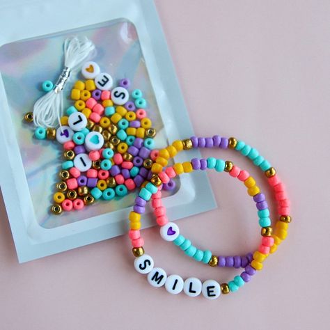 Kids Bracelets Diy, Kids Jewelry Diy, Kids Bead Bracelet, Seed Bead Bracelets Diy, Personalised Bracelet, Bracelet Making Kit, Mini Diy, Bracelet Kit, Pulseras Diy