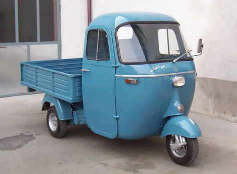 Piaggio Ape USA Armadura Ninja, Vespa Ape, Three Wheeled Car, Piaggio Ape, Microcar, Tiny Cars, Piaggio Vespa, Vespa Lambretta, Food Truck Design