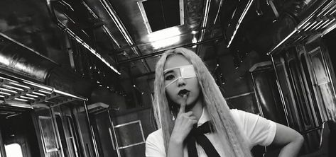 jinsoul, sweet crazy love shared by genn on We Heart It Jinsoul Sweet Crazy Love, Sweet Crazy Love Loona, Alien Project, Kpop Halloween, Loona Butterfly, Arts University, Jinsoul Loona, Chuncheon, Singing In The Rain