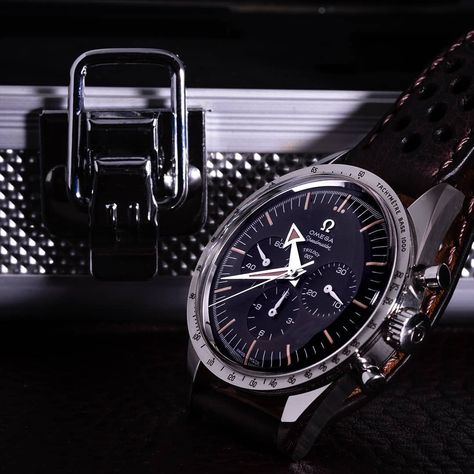 Nilomis on Instagram: “Omega Speedmaster '57 Trilogy 38.6 mm for this lazy Sunday - Racing strap by Master #luigilatinicouro - Swipe left to see a wrist shot.…” Speedmaster 57, Motor Sport, Lazy Sunday, Smart Watches, Omega Speedmaster, Breitling Watch, Jaeger Watch, Omega Watch, Smart Watch