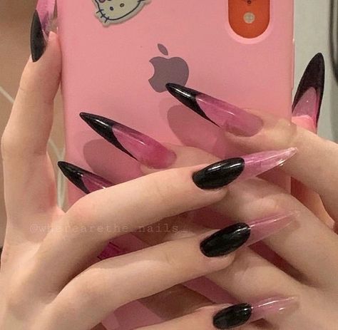 Red Pink And Black Nails, Pink Frenchies, Hslot Outfit, College Outfit Ideas, Fan Nails, Instagram Filler, 2022 Instagram, First Day Outfit, Red Outfits