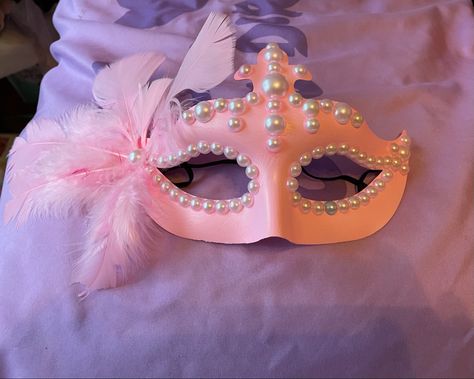 Maskerade Ball Outfit, Pink Masquerade Mask, Pink Masquerade, Diy Masquerade, Diy Masquerade Mask, Masquerade Ball Outfits, Masquerade Mask Diy, Crayon Art Diy, Masquerade Outfit