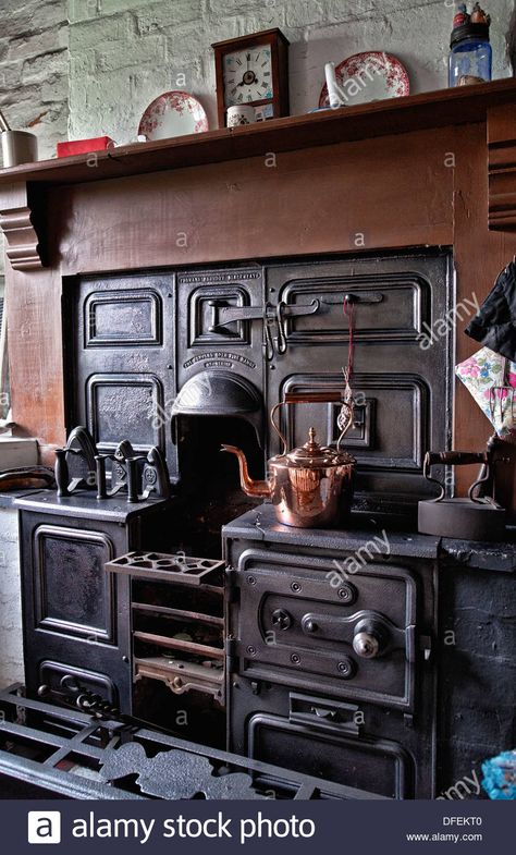 Cast iron open fire cooking range from the 1800's/early 1900's. Black Country Living Museum Dudley West Midlands England UK Stock Photo Alter Herd, Antique Kitchen Stoves, Black Country Living Museum, Midlands England, Irish Kitchen, Wood Stove Cooking, Old Stove, Cooking Range, Antique Stove