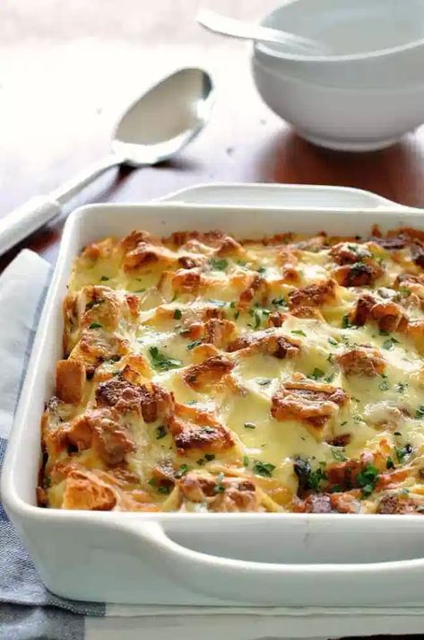 Chicken and Spinach Strata in a baking dish Chicken Strata Recipes, Chicken Strata, Spinach Strata, Bread Casserole, Savory Bread Pudding, Spinach Bread, Savoury Bread, Recipe Tin Eats, Strata Recipes