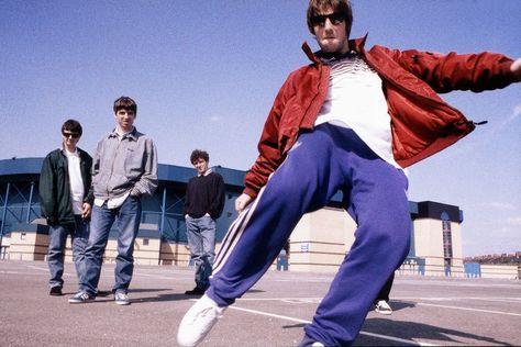 Oasis Music, Brit Pop, Liam Gallagher Oasis, Band Photoshoot, Oasis Band, The Verve, Music Photographer, Celebrity Photographers, Noel Gallagher