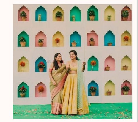 Diwali Photobooth Ideas For Office, Diwali Photo Booth Ideas, Sangeet Photobooth, Rajasthani Restaurant, Pelli Decoration, Fest Decor, Mehndi Decoration Ideas, Event Ideas Creative, Cloth Display