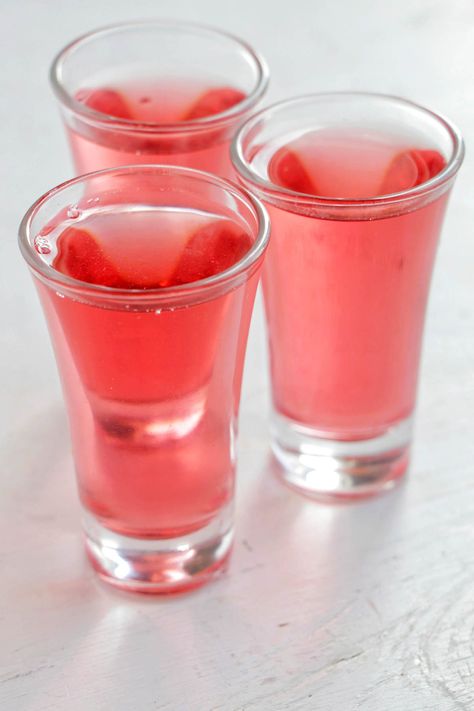 Pink Shot Recipes, Make Ahead Shots, Fruity Shots Alcohol Easy, Easy Shots To Make, Pink Shots, Alcoholic Shots, Fruity Shots, Strawberry Shots, Shots To Make