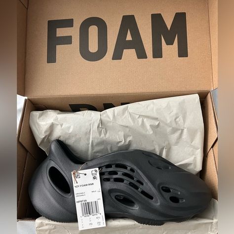 Black yeezy foam runner Black Yeezy Foam Runner Outfit, Black Foam Runner Outfit, Black Yeezy Foam Runner, Black Foam Runners, Black Yeezy, Runners Outfit, Yeezy Foam Runner, Yeezy Foam, Foam Runner