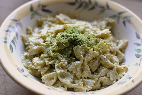 Sicilian Pasta with Pistachio Cream Sauce - Pinch My Salt Spinach Artichoke Pasta, Fresh Tomato Pasta, Pistachio Pesto, Pumpkin Pasta, Cream Sauce Recipes, Pistachio Cream, Sicilian Recipes, Easy Weeknight Meals, Easy Pasta