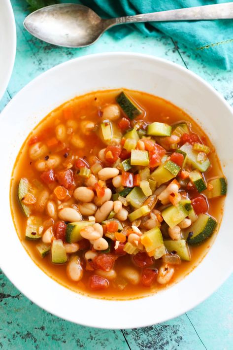 Zucchini White Bean, Tuscan Soup, Bean Soup Recipe, Soup Beans, Zucchini Soup, Northern Beans, Healthy Bowls, White Bean Soup, Crock Pot Soup