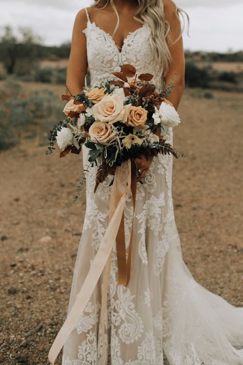 Dusty Orange Wedding, Orange Wedding Bouquet, Bohemian Wedding Bouquet, Dusty Orange, Orange Wedding Flowers, Beige Wedding, Fall Wedding Bouquets, Fall Wedding Flowers, Orange Wedding