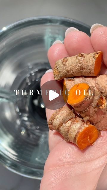 Kimberly Zett on Instagram: "What meals do you think could be enhanced by turmeric oil? You can find the full recipe on my website thezett.com

#turmeric #turmericoil #diyrecipes #gourmetathome #homechef #infusedoil #oil #flavorboost #turmericrecipes #antiinflammatory" How To Make Turmeric Oil, Tumeric Oil For Skin, Tumeric Skin Benefits, How To Use Tumeric, Health Benefits Of Turmeric, Glowing Skin Secrets, Benefits Of Turmeric, Turmeric Oil, Turmeric Face Mask