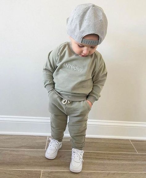 Very good I will buy again without any doubt the product is of extreme quality and a price without equal. Toddler Boy Spring Outfits, Embroidered Sweatshirt Outfit, Baby Boy Style Outfits, Cool Baby Boy Outfits, Baby Boy Fits, Toddler Style Boy, Baby Boy Outfits Stylish, Cute Toddler Boy Outfits, Infant Boy Fashion