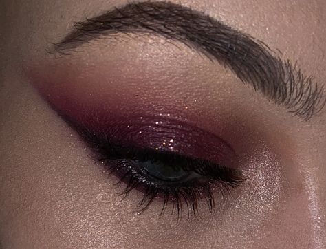 Makeup Ideas For Maroon Dress, Red Wine Eye Makeup, Prom Makeup For Brown Eyes Red Dress, Magenta Makeup Look, Plum Makeup Look, Purple Red Eyeshadow, Dark Purple Makeup, Smokey Plum Eye Makeup, Plum Purple Eye Makeup