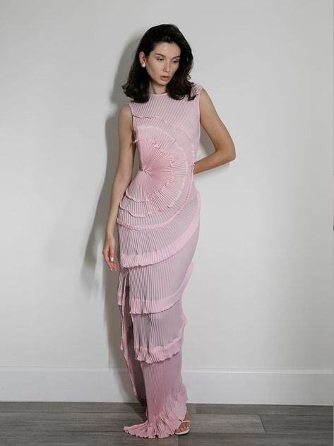 Opal Dress, Georgia Hardinge, Contemporary Floor, Body Features, Floor Length Dress, Dress Pleated, Glam Dresses, Mode Inspo, Dress Cuts