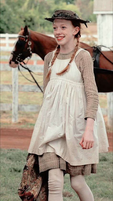 Anne Green, Anne Shirley Cuthbert, Amybeth Mcnulty, Gilbert And Anne, Anne Shirley, Anne With An E, Anne Of Green Gables, Green Gables, Mother And Daughter