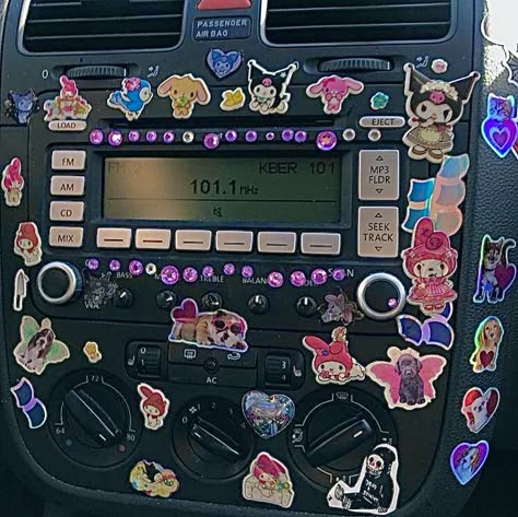 Car Vibes, Hippie Car, Car Deco, Cute Car Accessories, Pretty Cars, Car Interior Decor, First Car, Vroom Vroom, Future Car