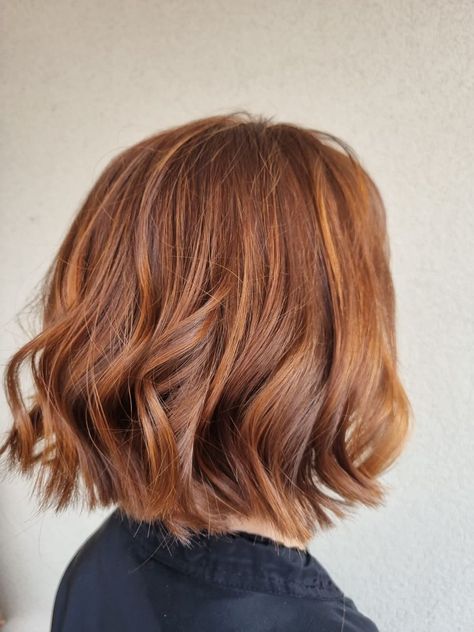 hair hairstyles redhaircolor color Hair Color Ideas Autumn, Copper Hair On Short Hair, Copper Red Hair Short Bob, Auburn Hair With Blonde Highlights Short, Cooper Hair Color Short Hair, Short Hair Copper Highlights, Autumn Hair Short, Auburn Balayage Bob, Copper Bob Hair Short