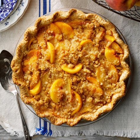 Our quick video shows you the simple steps to this sweet and custardy pie that's an Indiana state favorite. Peach Blueberry Pie, Pear Pie Recipe, Peach Crumble Pie, Sugar Cream Pie, Peach Pie Recipes, Pear Pie, Favorite Pie Recipes, Peach Dessert Recipes, Crumble Pie