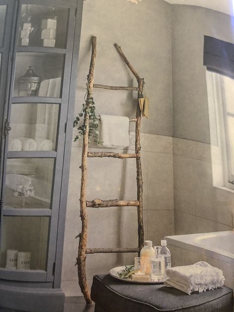 make a ladder from branches Stick Ladder Tree Branches, Metal Ladder, Diy Ladder, Diy Blanket Ladder, Rustic Ladder, Diy Tree, Blanket Ladder, Wooden Ladder, A Ladder