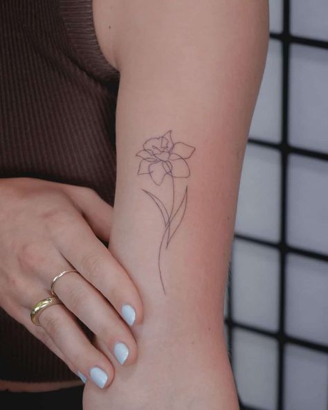 Flower Tattoo Ideas For Women, Narcissus Tattoo, Daffodil Flower Tattoos, Delicate Tattoos For Women, Lily Flower Tattoos, Daffodil Tattoo, Iris Tattoo, Flower Tattoo Ideas, Chrysanthemum Tattoo