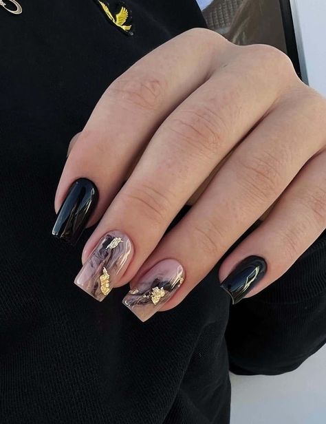 Black Flakes Nails, Black Builder Gel Nails, Nails 2024 Black, Black Nails With Gold Flakes, Black With Gold Nails, Trendy Black Nail Designs, Black Design Nails, Black Nails With Design, Gold Nail Art Ideas