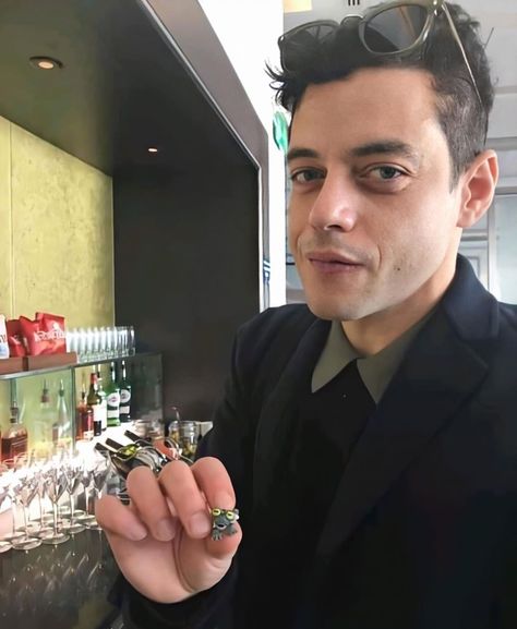 Rami Malek on Instagram: “He’s so cute ❤️😍 #ramimalek” Remi Malek, Rami Malik, Caroline Dhavernas, Josh Washington, Rami Said Malek, City Life Photography, Christian Slater, Until Dawn, Rami Malek