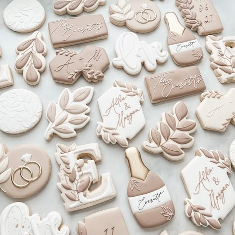 Custom Wedding Cookies Pink, Wedding Gingerbread Cookies, Cat Wedding Cookies Decorated, Boho Engagement Cookies, Boho Bridal Shower Cookies Decorated, Brunch And Bubbly Bridal Shower Cookies, Boho Cookies Wedding, Wedding Shower Cookies Decorated Simple, Neutral Wedding Cookies