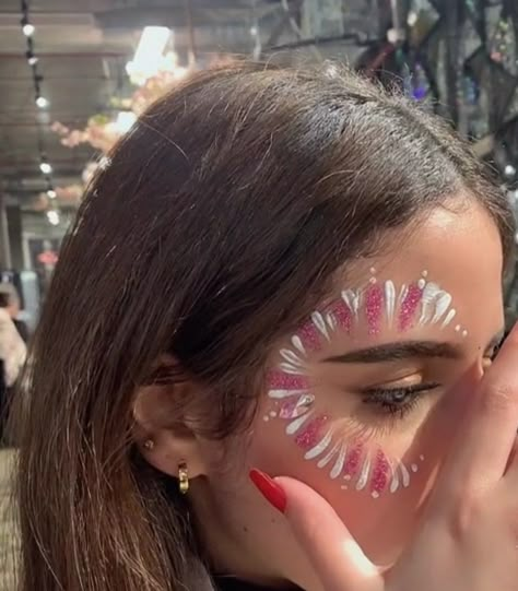 Face Paint With Glitter, Basketball Game Face Paint, Disco Ball Face Paint, Cross Face Paint, Face Painting Glitter, Pink Face Paint School Spirit, Pink Face Paint Ideas, Sports Face Paint Ideas, Face Painting Designs Aesthetic