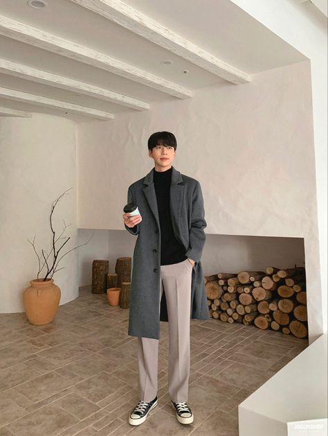 Korea Fall Outfit Men, Korean Long Coat Outfit Men, Korean Overcoat Men, Japan Autumn Outfit For Men, Japan Fall Outfit Men, Japan Outfits Men, Korea Style Men, Long Coat Photoshoot, Men Overcoat Outfit