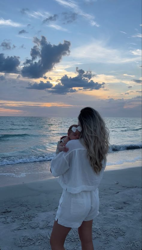 Beach Mama, Future Mommy, Moms Goals, Pool Picture, Cute Love Memes, Dreamy Photography, Future Mom, Future Lifestyle