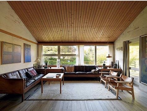 Borge Mogensen House, Danish Furniture, Plywood Furniture, Furniture Designer, Mid Century Modern House, A Living Room, Mid Century House, Living Design, Danish Design