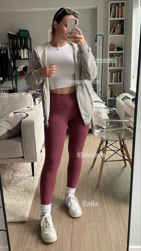 Maroon Gym Outfit, Magenta Leggings Outfits, Burgundy Leggings Outfit Workout, Burgundy Workout Outfit, Red Leggings Outfit Winter, Red Leggings Outfit Casual, Teal Leggings Outfit, Athleisure 2023, Burgundy Leggings Outfit