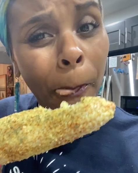 Tabitha Brown/ on Instagram: “My version of Mexican Street corn!! This is a house favorite 🙌🏿❤️ Just ask @teamchancebasketball and @choycebrown they tore it up last…” Tabatha Brown, Vegan Apps, Vegan Feast, Plant Diet, Vegan Soul Food, Tabitha Brown, Vegan Sandwiches, Brown Recipe, Veggie Meals